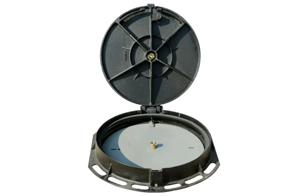 Устройство запорное люка ГТС тяжелого типа из ВЧ с замком УЗЛ-Т ССД